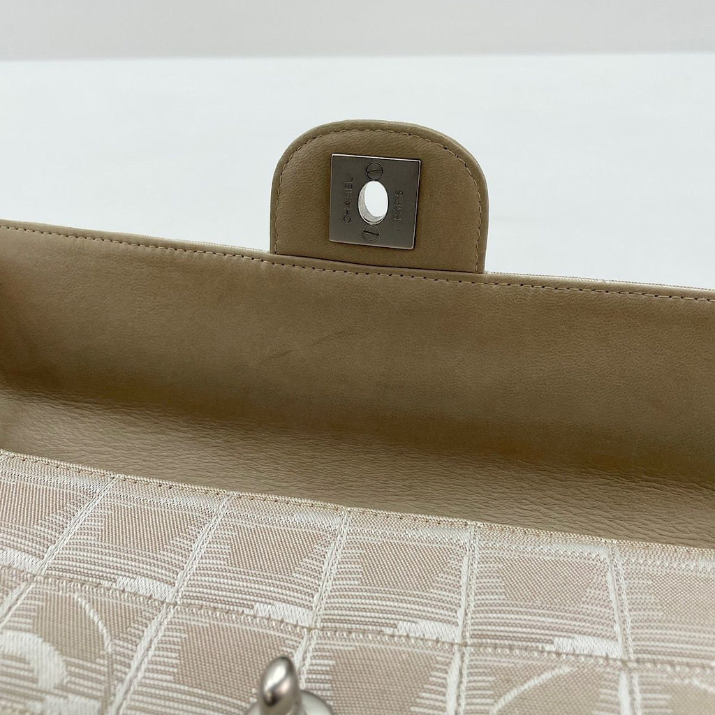 Chanel Shoulder Bag Choco — view 9