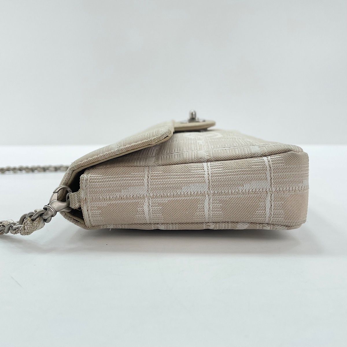Chanel Shoulder Bag Choco — view 4