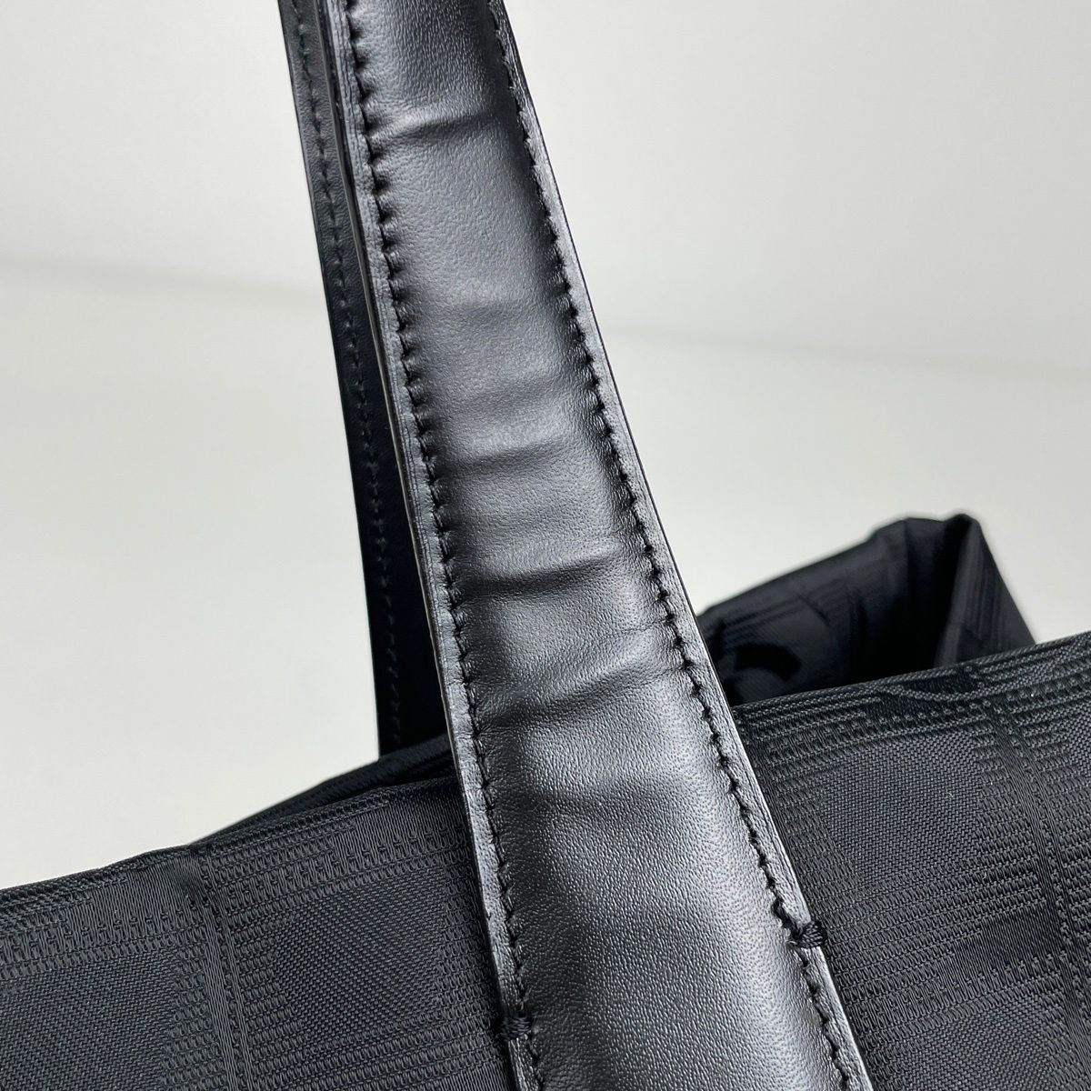 Chanel New Travel Line Tote MM CC Logo Shoulder Bag Nylon Jacquard Black — view 5