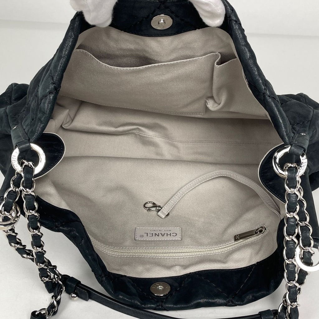 Chanel CC Logo Chain Shoulder Bag Quilted Leather Black — view 7