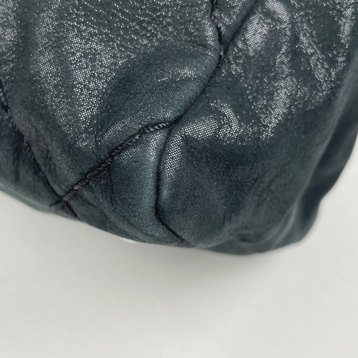 Chanel CC Logo Chain Shoulder Bag Quilted Leather Black — view 3