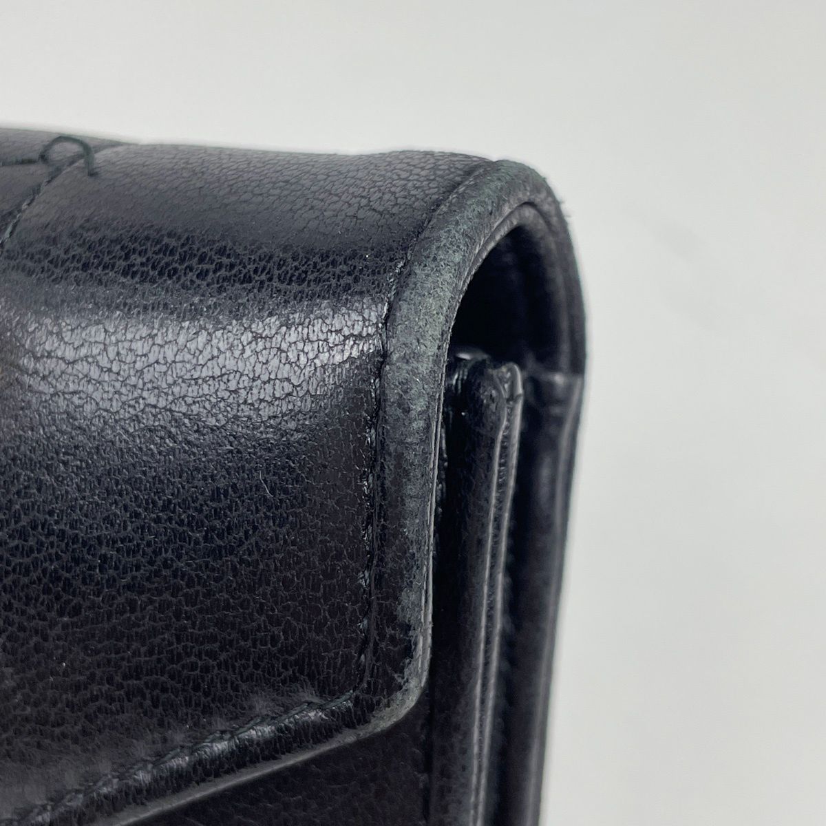 Chanel Stitch Bifold Wallet Chez Blanc CC Logo Leather Black — view 4