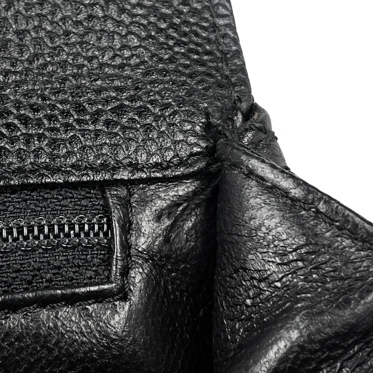 Chanel CC Logo Handbag Quilted Caviar Leather Black — view 6
