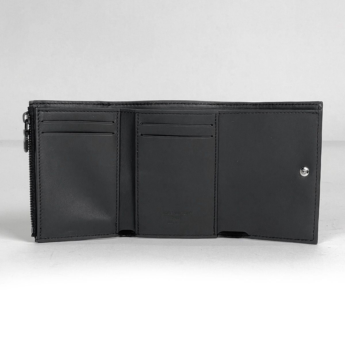 Louis Vuitton Victor Wallet Monogram Shadow Trifold Leather Noir — view 5