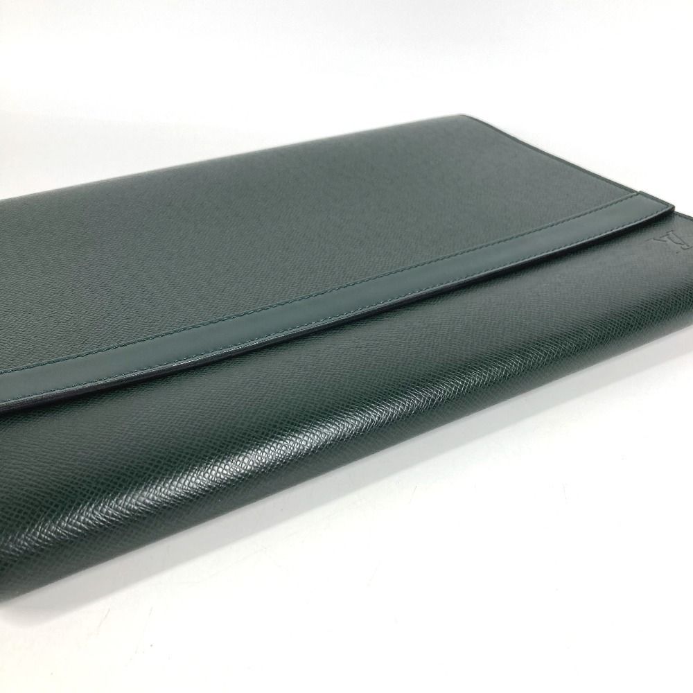 Louis Vuitton Clutch Volga Taiga Leather Epi Sea Green — view 5