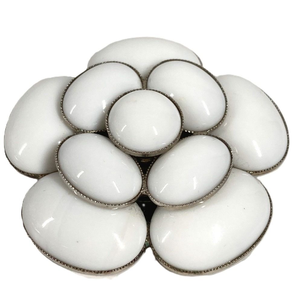 Chanel Brooch Camellia Logo Ceramic White — view 2