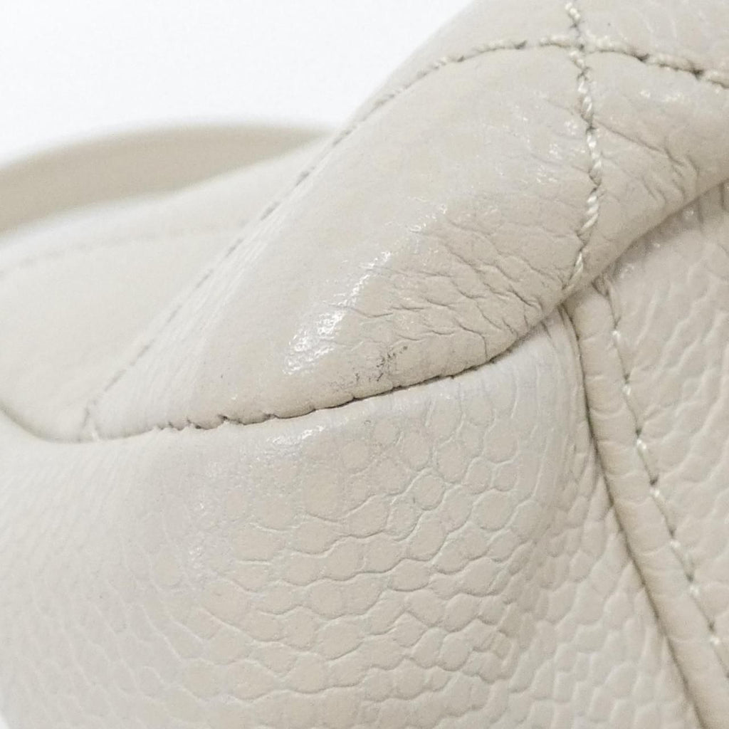 Chanel Shoulder Bag Ivory — view 3
