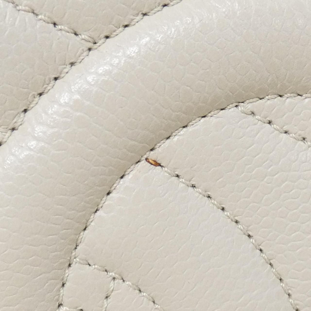 Chanel Shoulder Bag Ivory — view 4