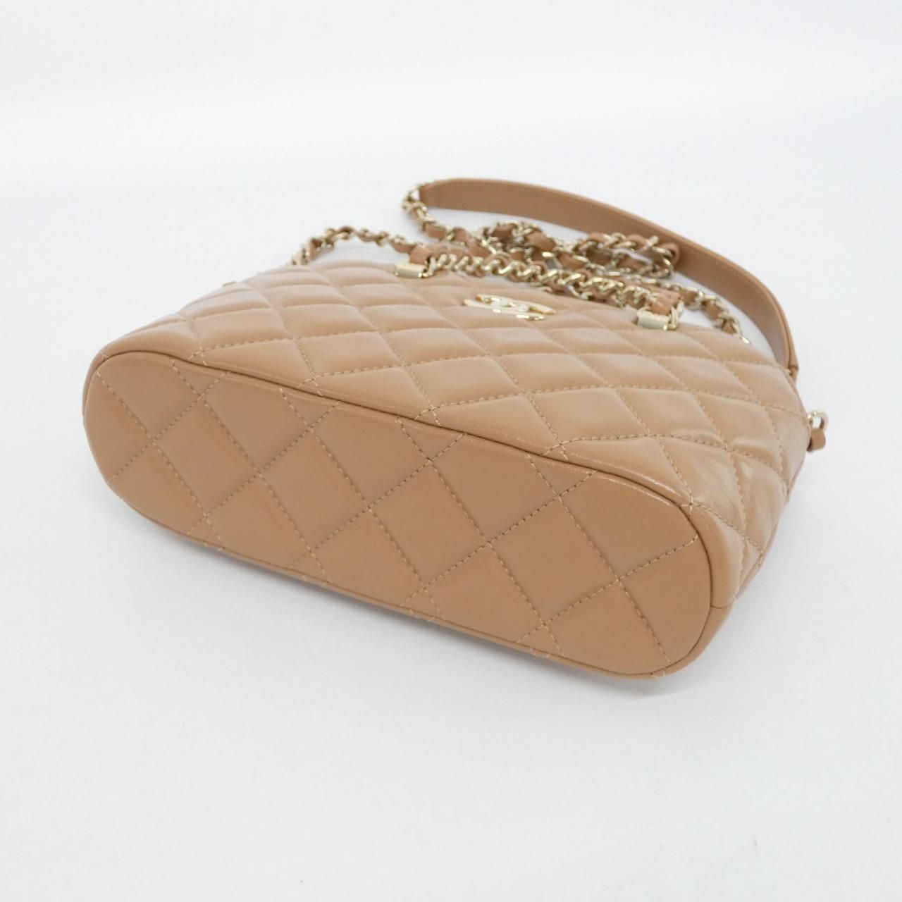 Chanel Bag Handbag Beige — view 3