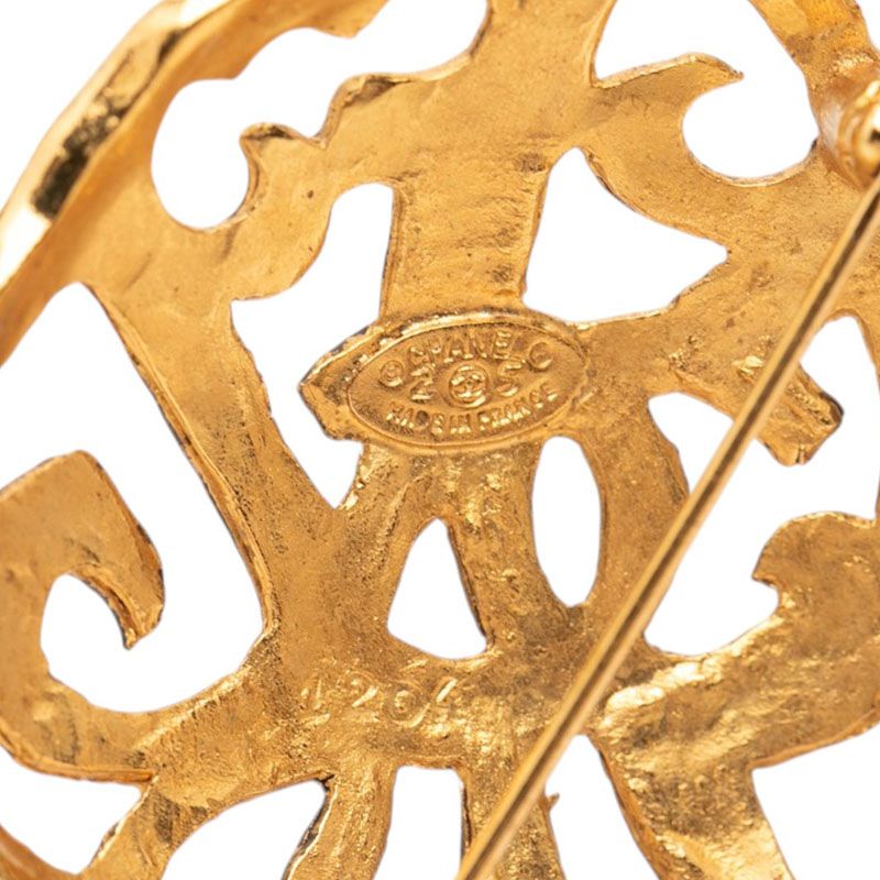 Chanel CC Logo Vintage Round Brooch 25 Gold Plated — view 3