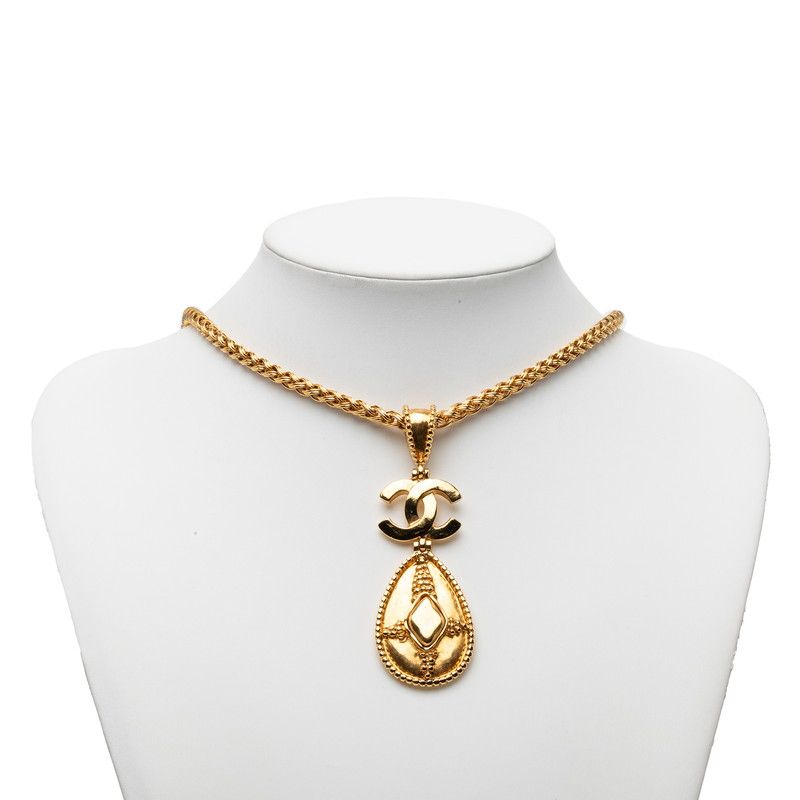 Chanel Vintage CC Logo Rogue Chain Necklace Gold Plated — view 6