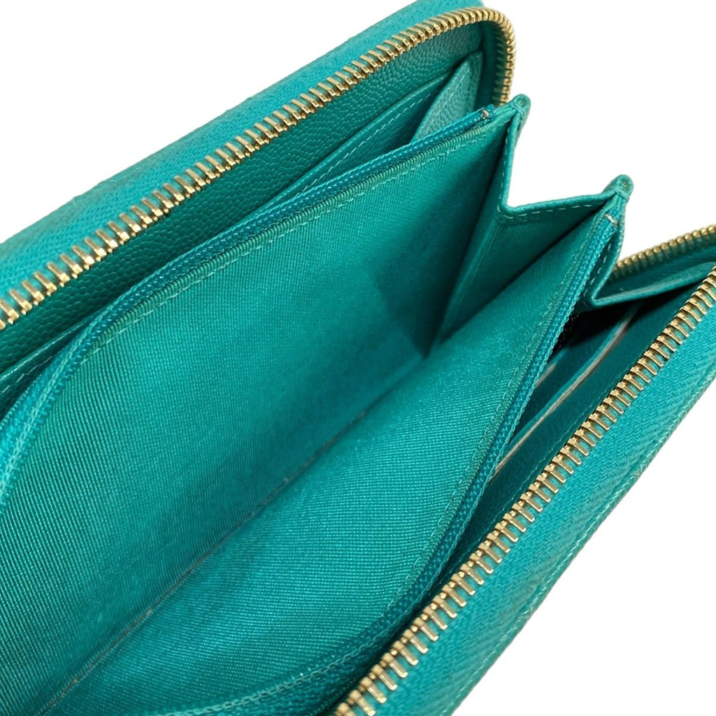 Chanel Wallet Quilted Green Zip Around Gold — view 4