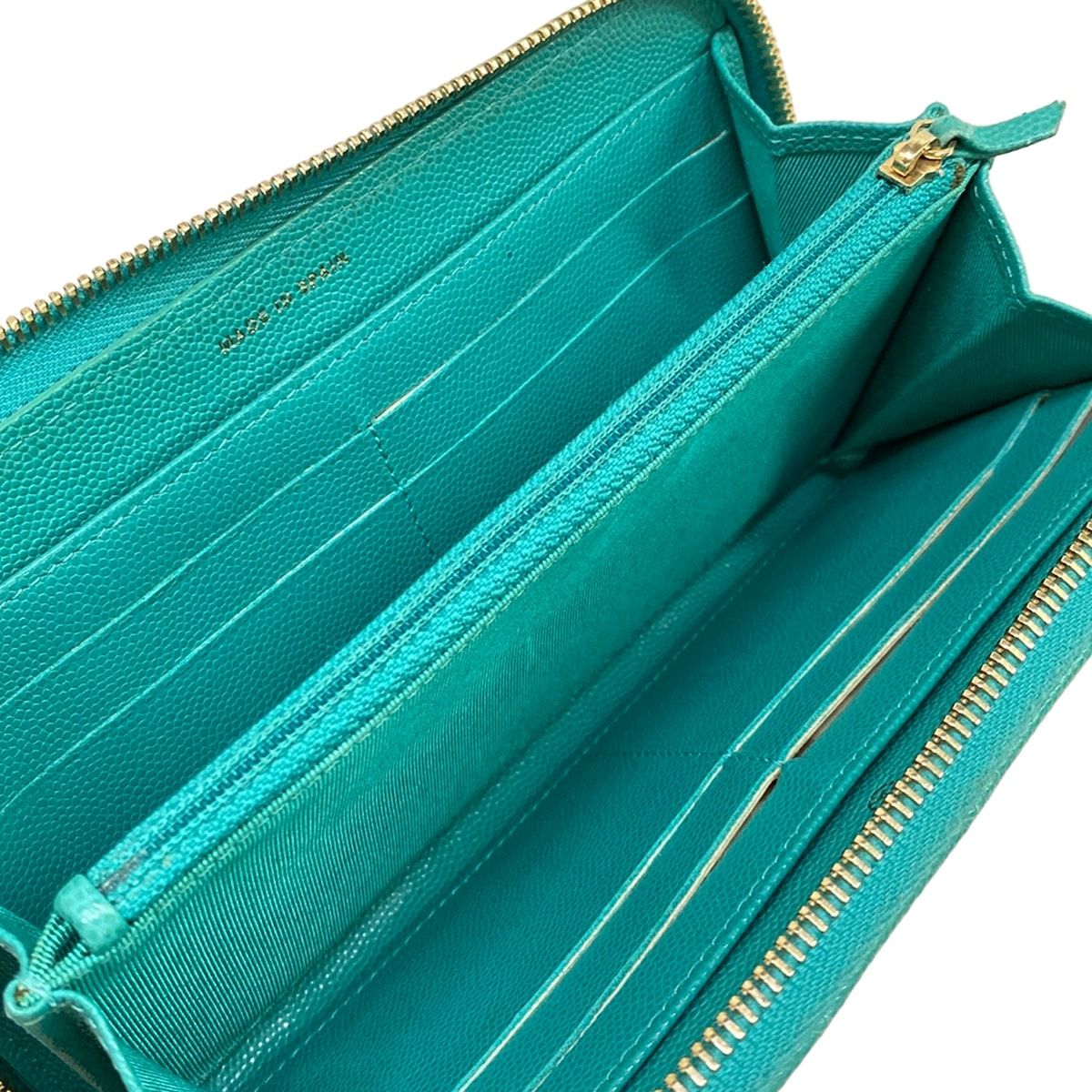 Chanel Wallet Quilted Green Zip Around Gold — view 3