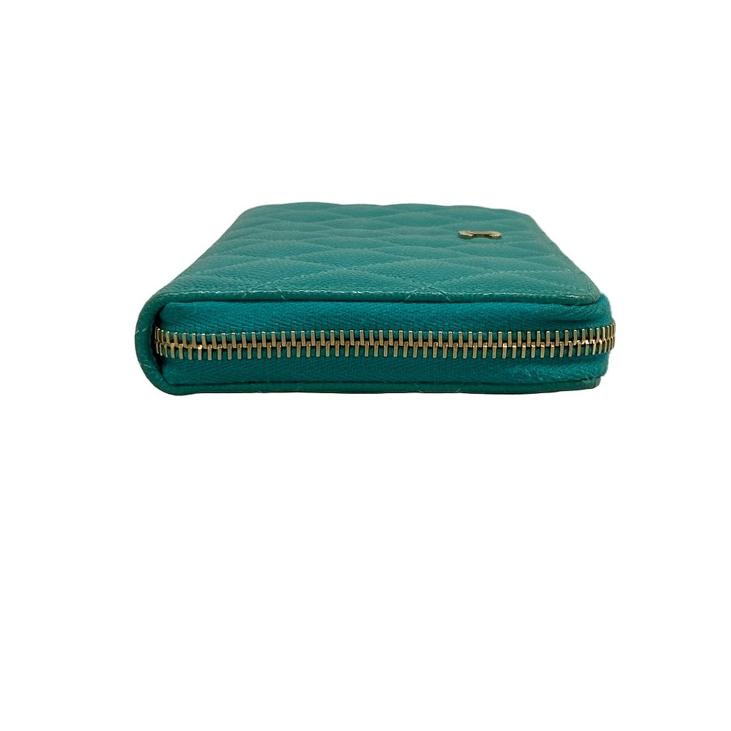Chanel Wallet Quilted Green Zip Around Gold — view 8