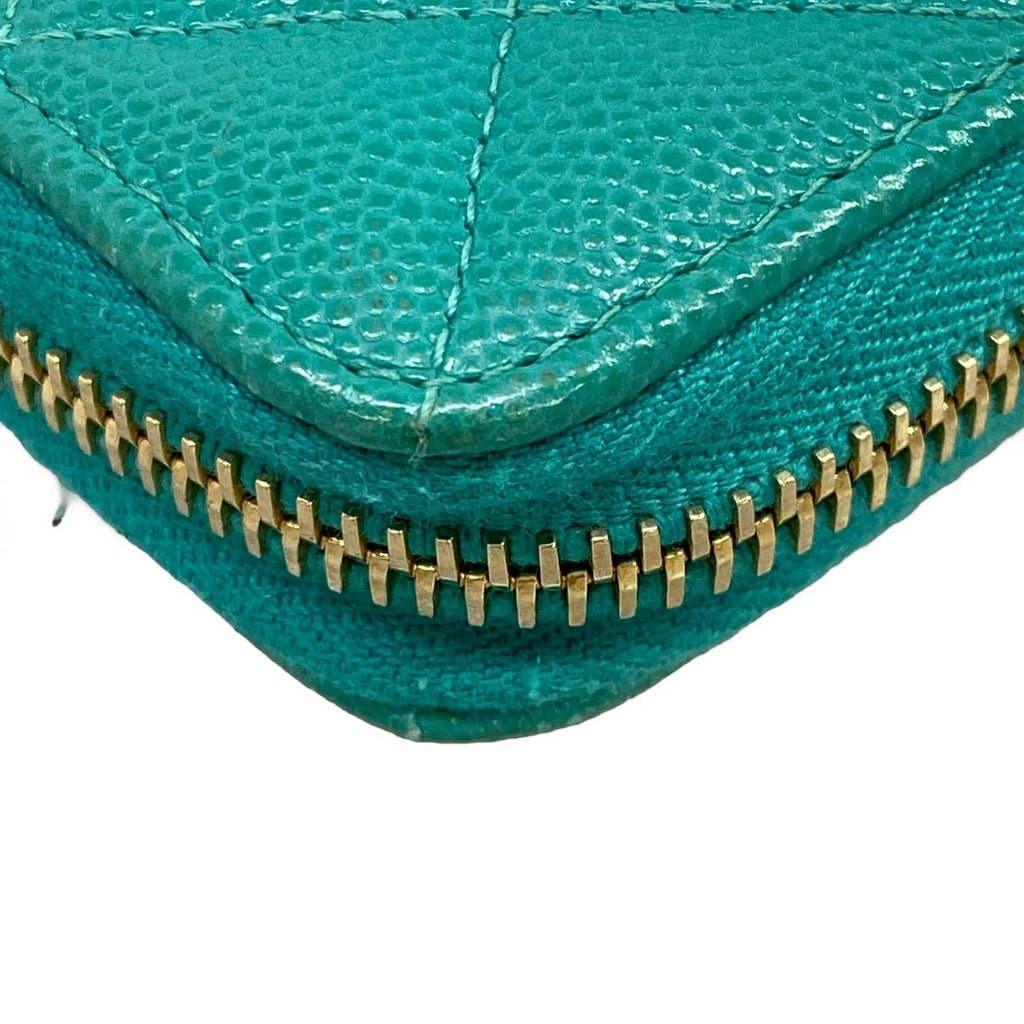 Chanel Wallet Quilted Green Zip Around Gold — view 7