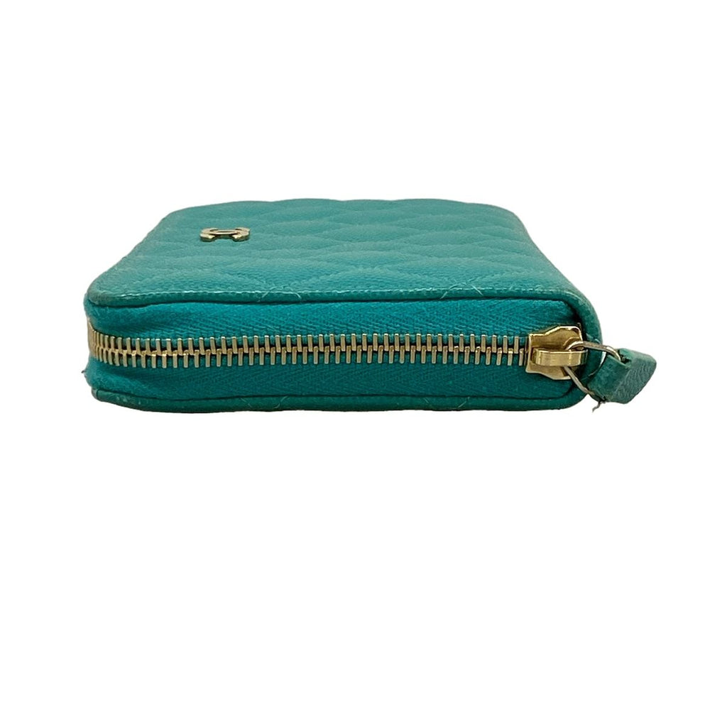 Chanel Wallet Quilted Green Zip Around Gold — view 9