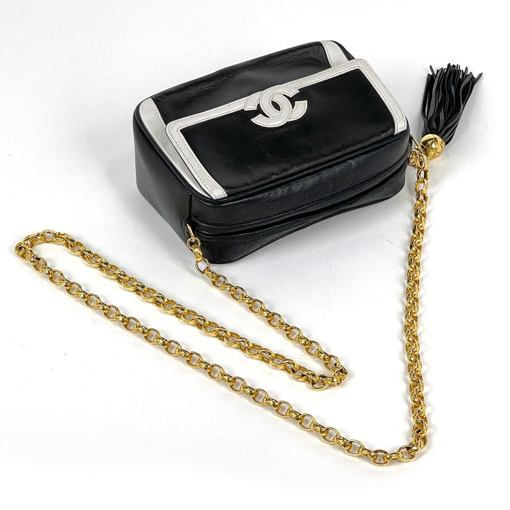 Chanel CC Logo Fringe Chain Shoulder Bag Leather Black White — view 7