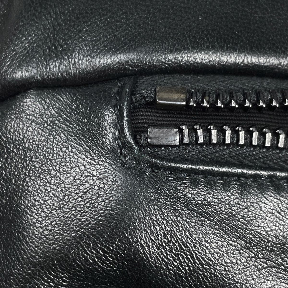 Saint Laurent Logo Tote Leather Black — view 7