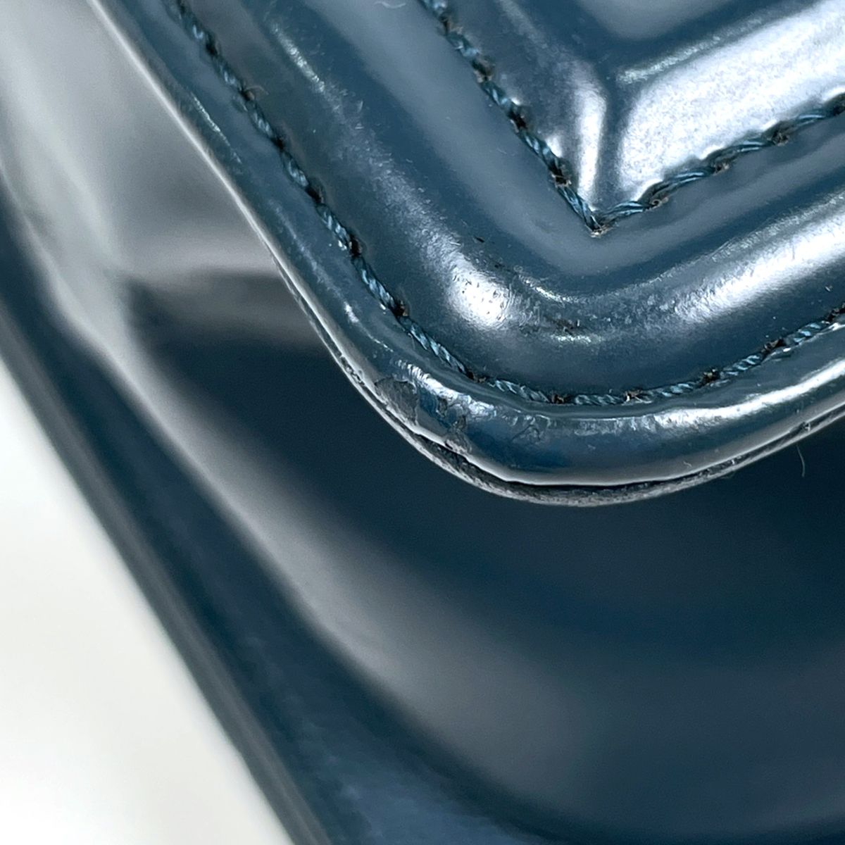 Chanel Boy Chain Shoulder Bag CC Logo Leather Blue — view 3