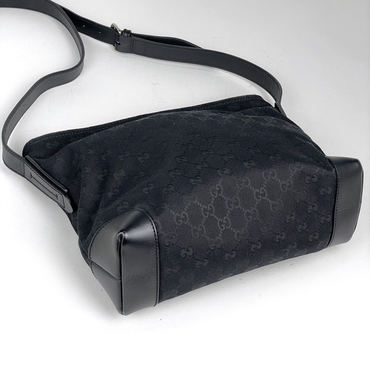 Gucci GG Pattern Shoulder Bag Sherry Line Canvas Black — view 2
