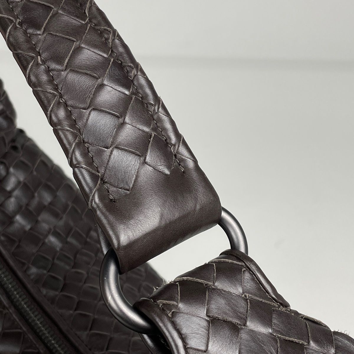 Bottega Veneta Intrecciato Shoulder Bag Leather Brown — view 5