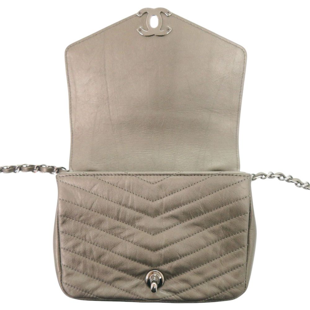 Chanel Blanc CC Logo Leather Gray Chain Shoulder — view 5