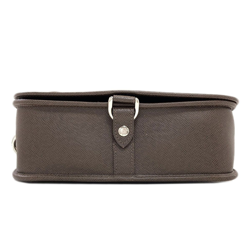 Louis Vuitton Andrei Shoulder Bag Taiga — view 4