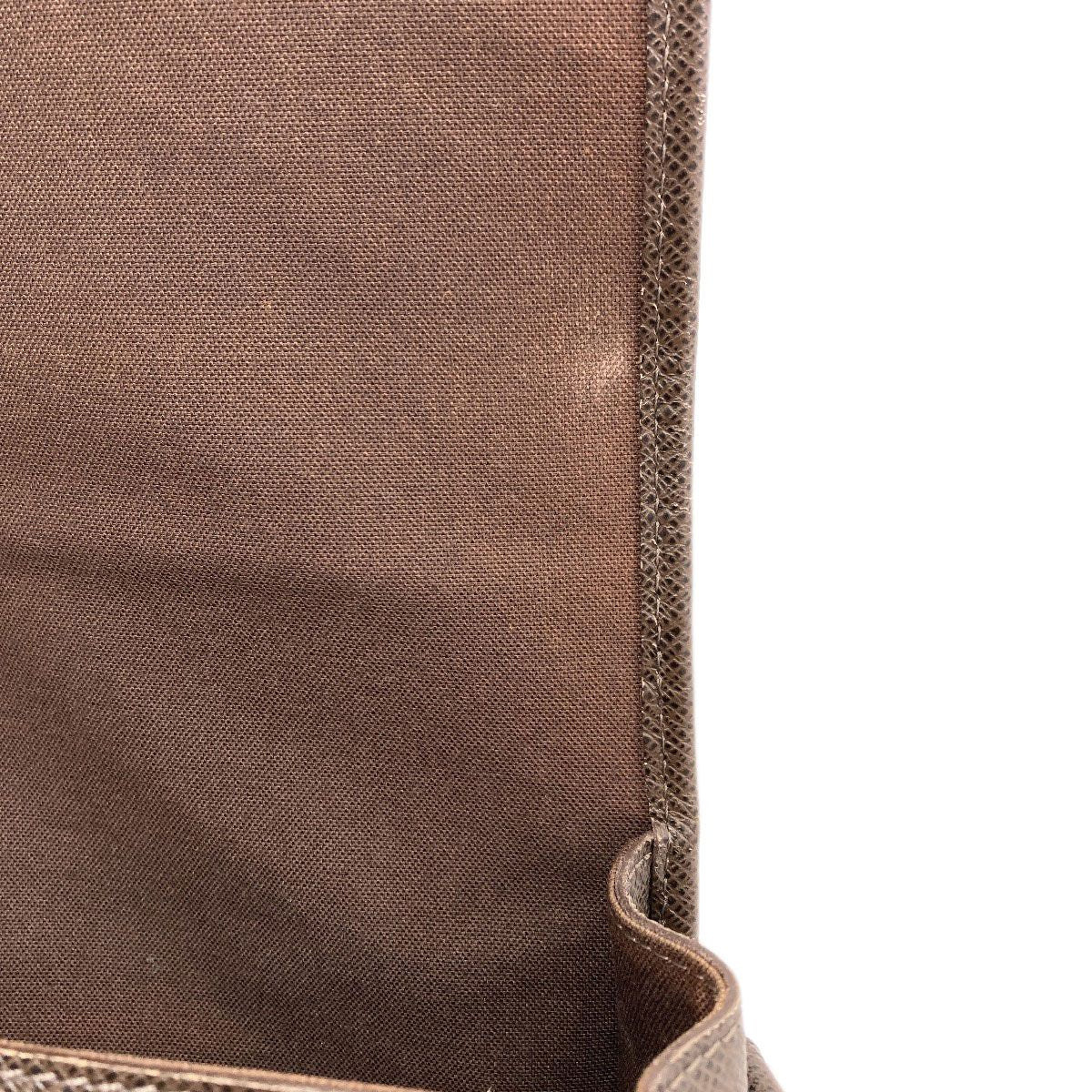 Louis Vuitton Andrei Shoulder Bag Taiga — view 8