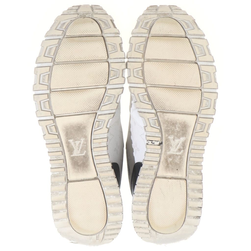 Louis Vuitton Run Away Monogram Low Cut Sneakers Black White — view 5