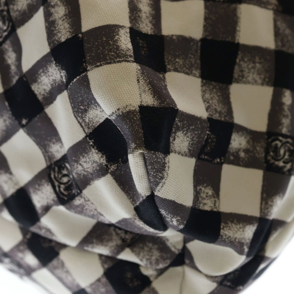 Chanel Cruise Line Travel Bag White Black Gingham Check — view 5