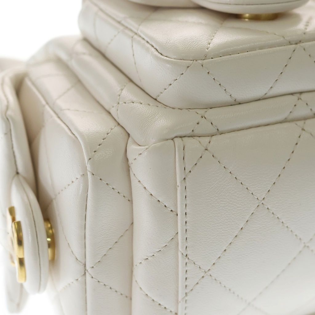 Chanel Quilted Maxi Hobo Lambskin Gold Chain Tote White — view 5