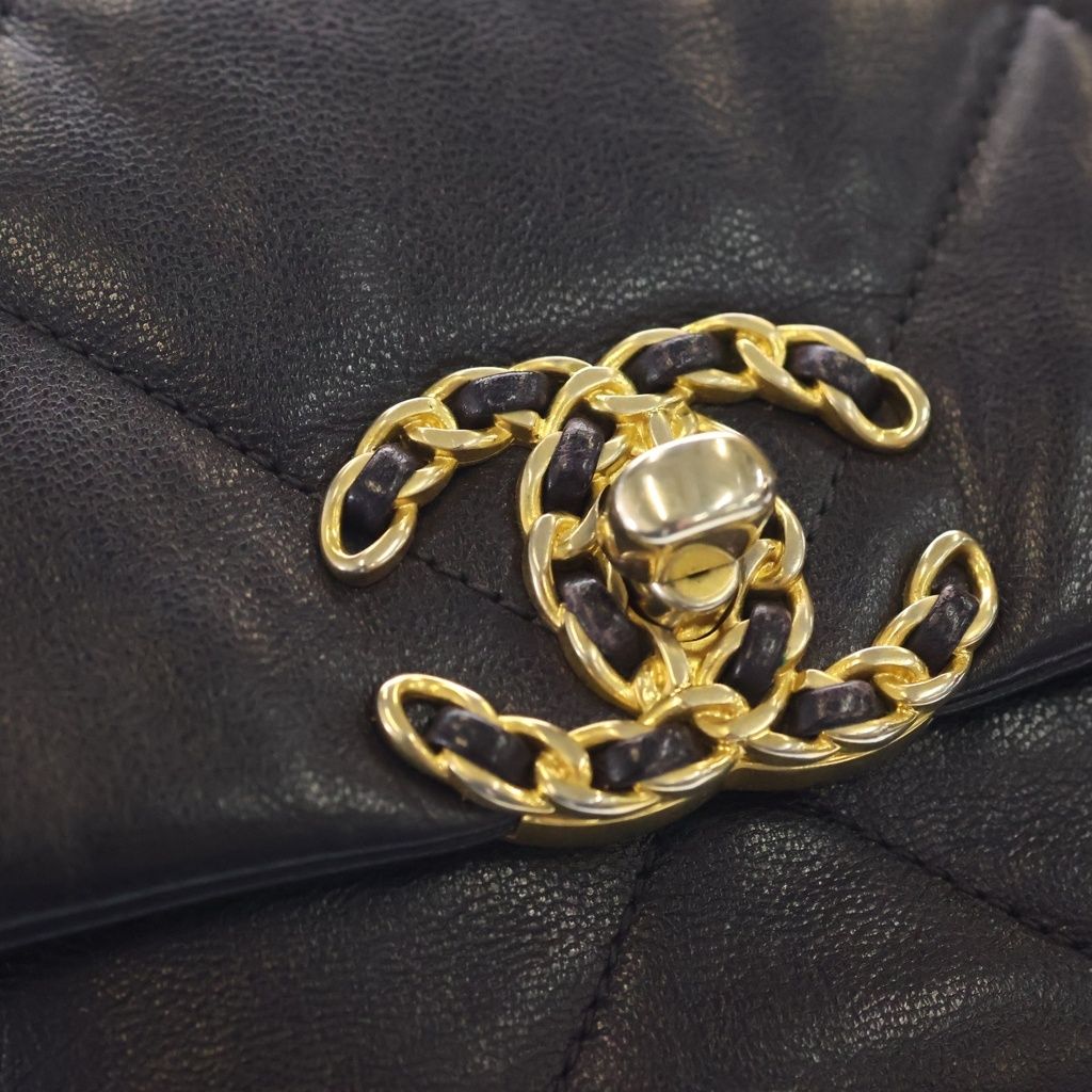 Chanel 19 Lambskin Gold Silver Turnlock 2-Way Chain Shoulder Bag Purple — view 6