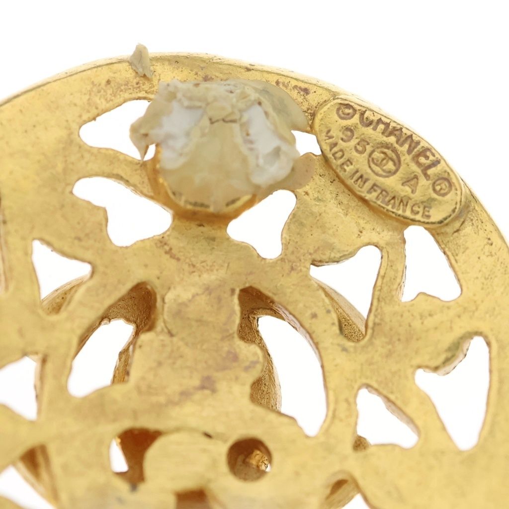 Chanel CC Logo Vintage Earrings Gold — view 5