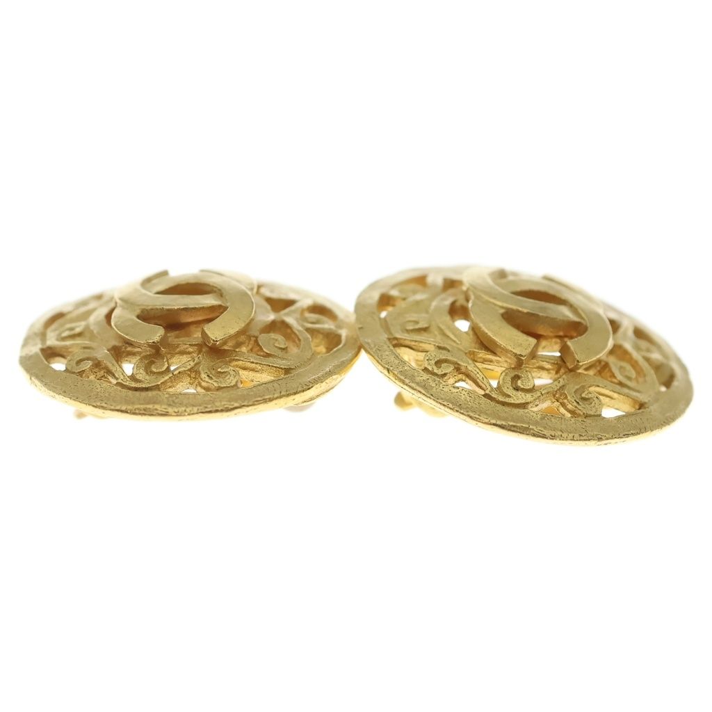 Chanel CC Logo Vintage Earrings Gold — view 3