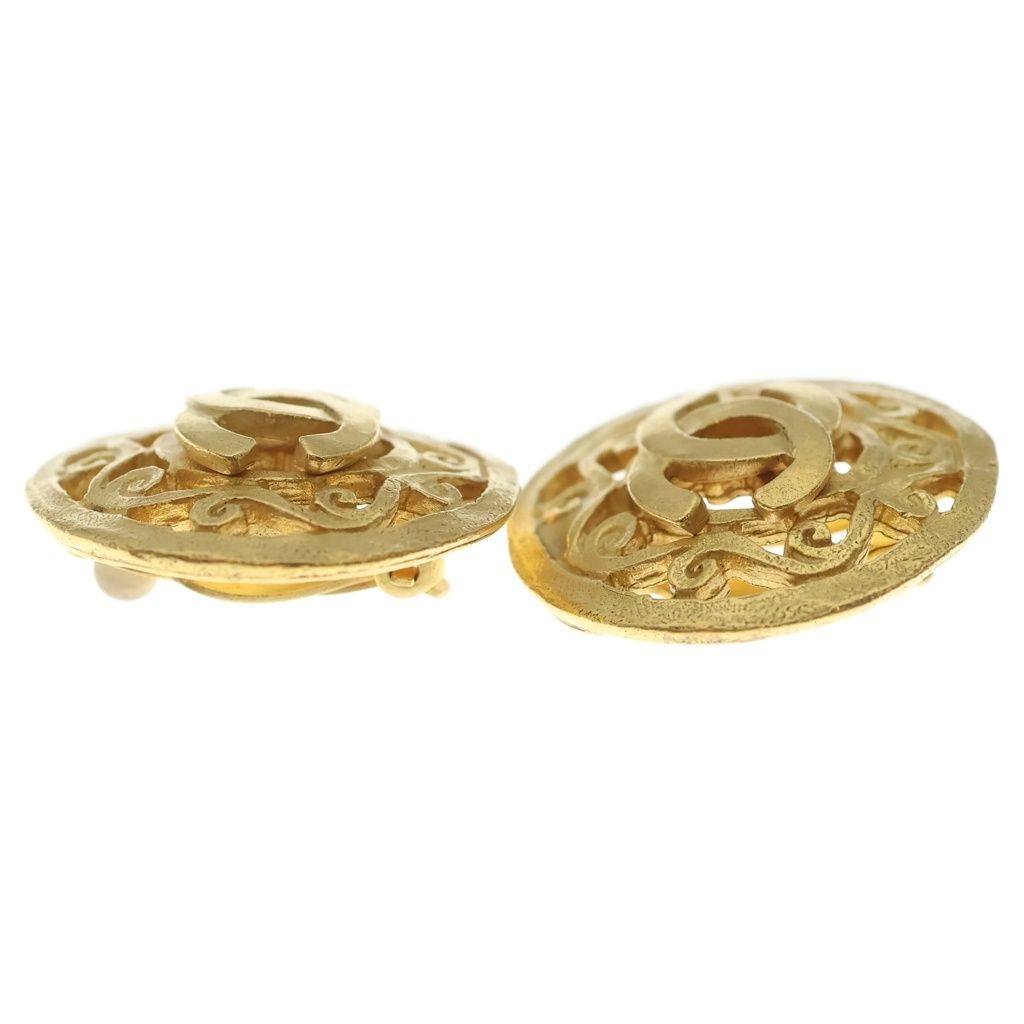 Chanel CC Logo Vintage Earrings Gold — view 4