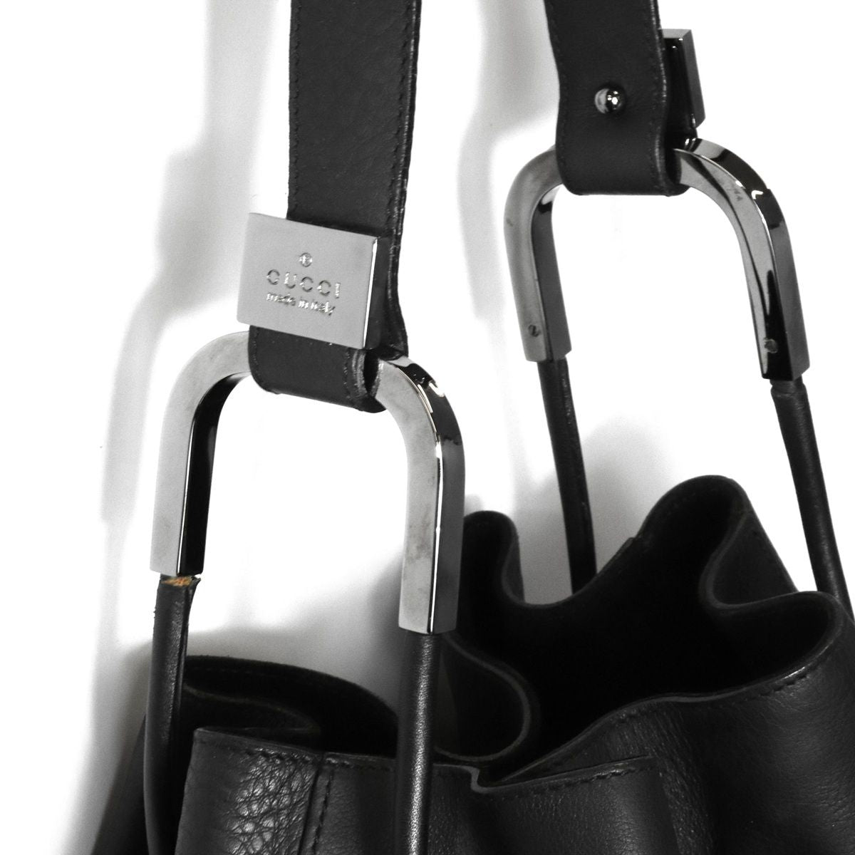 Gucci 001 Shoulder Bag Drawstring Leather Black — view 5
