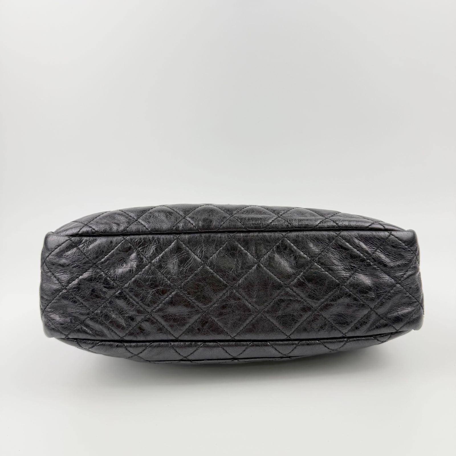 Chanel Quilted 2.55 Chain Shoulder Boston Bag Leather Black Vintage — view 8