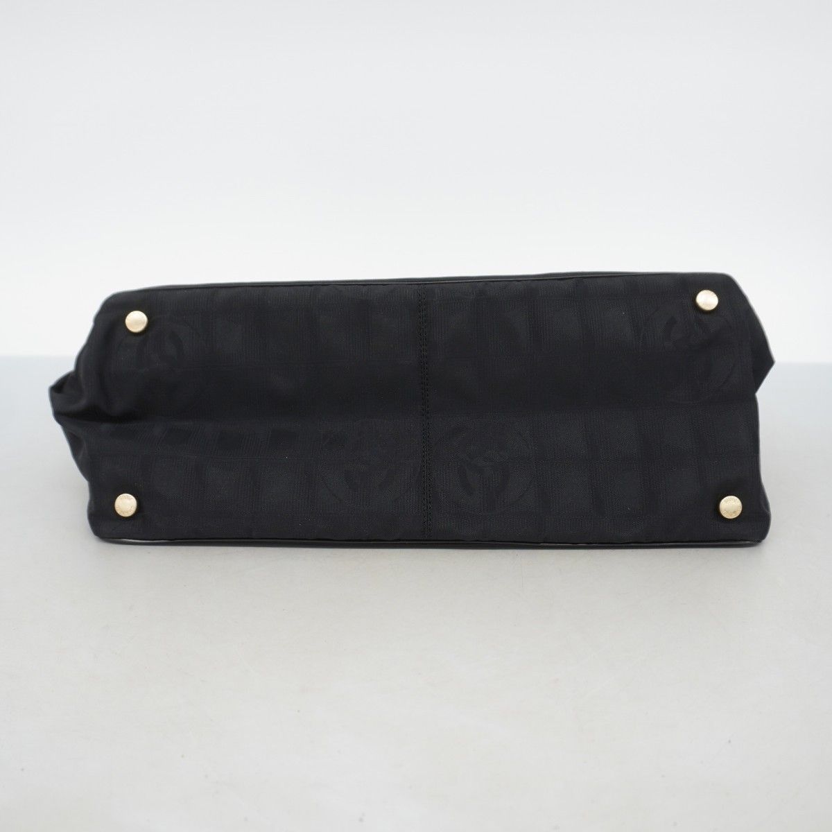 Chanel Tote New Travel Nylon Black Gold — view 3