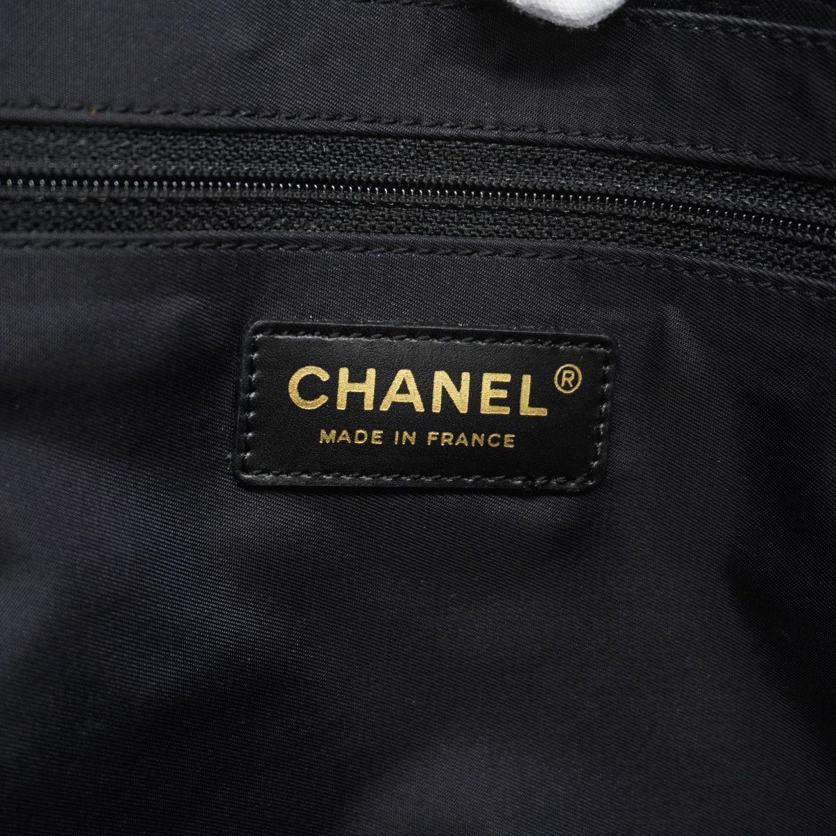 Chanel Tote New Travel Nylon Black Gold — view 5