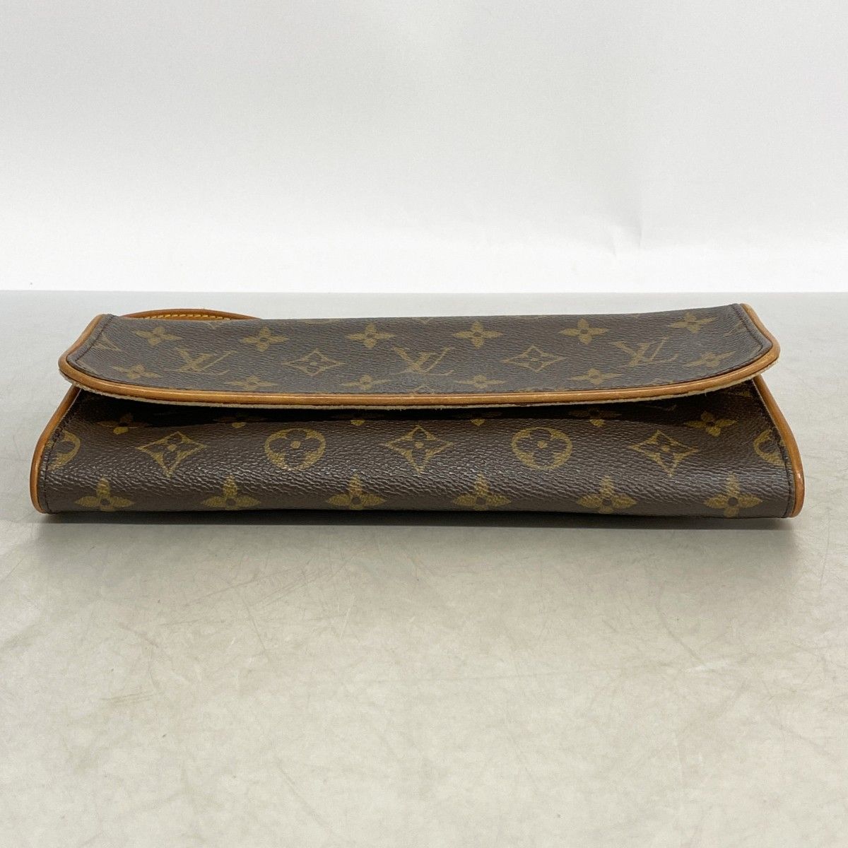 Louis Vuitton Shoulder Bag Monogram Pochette Twin GM Brown — view 3