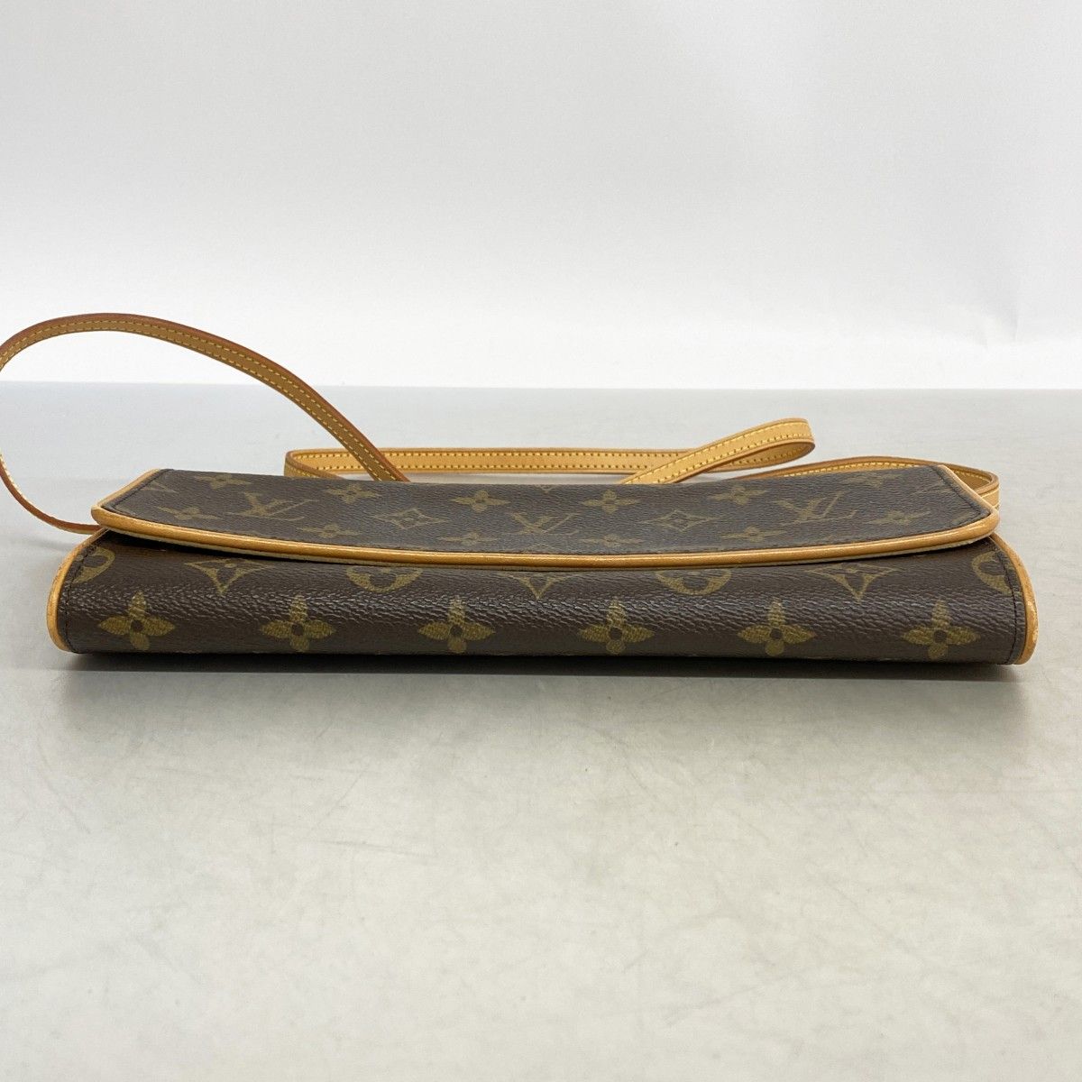 Louis Vuitton Shoulder Bag Monogram Pochette Twin GM Brown — view 3