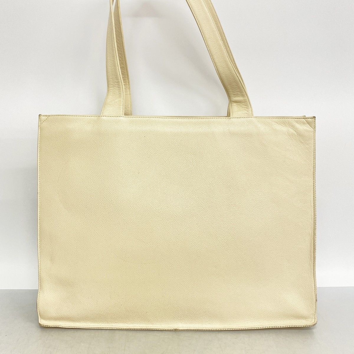 Chanel Tote Caviar Leather White Gold — view 9