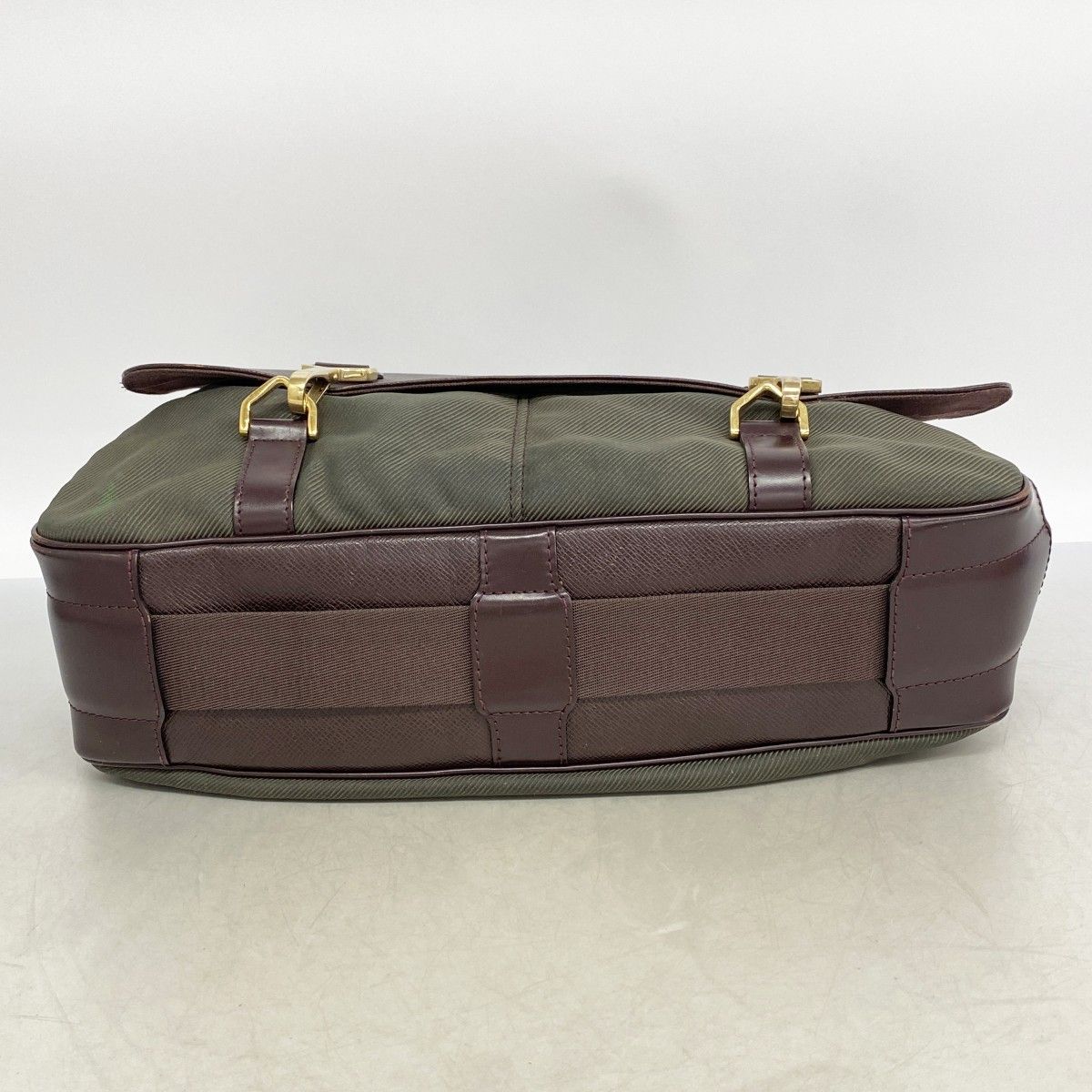 Louis Vuitton Shoulder Bag Taiga Delsu Acajou — view 3