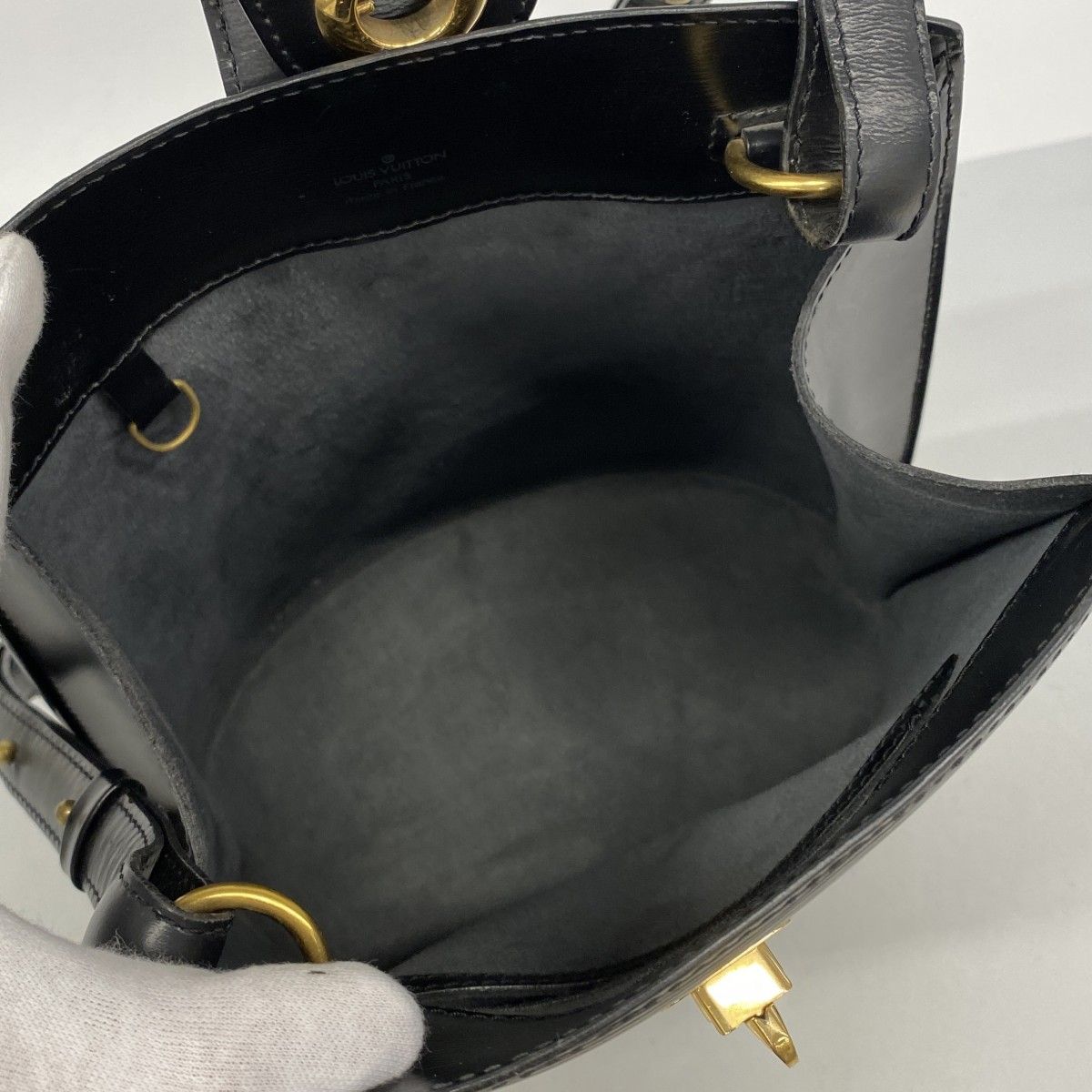 Louis Vuitton Shoulder Bag Epi Cluny Noir — view 4