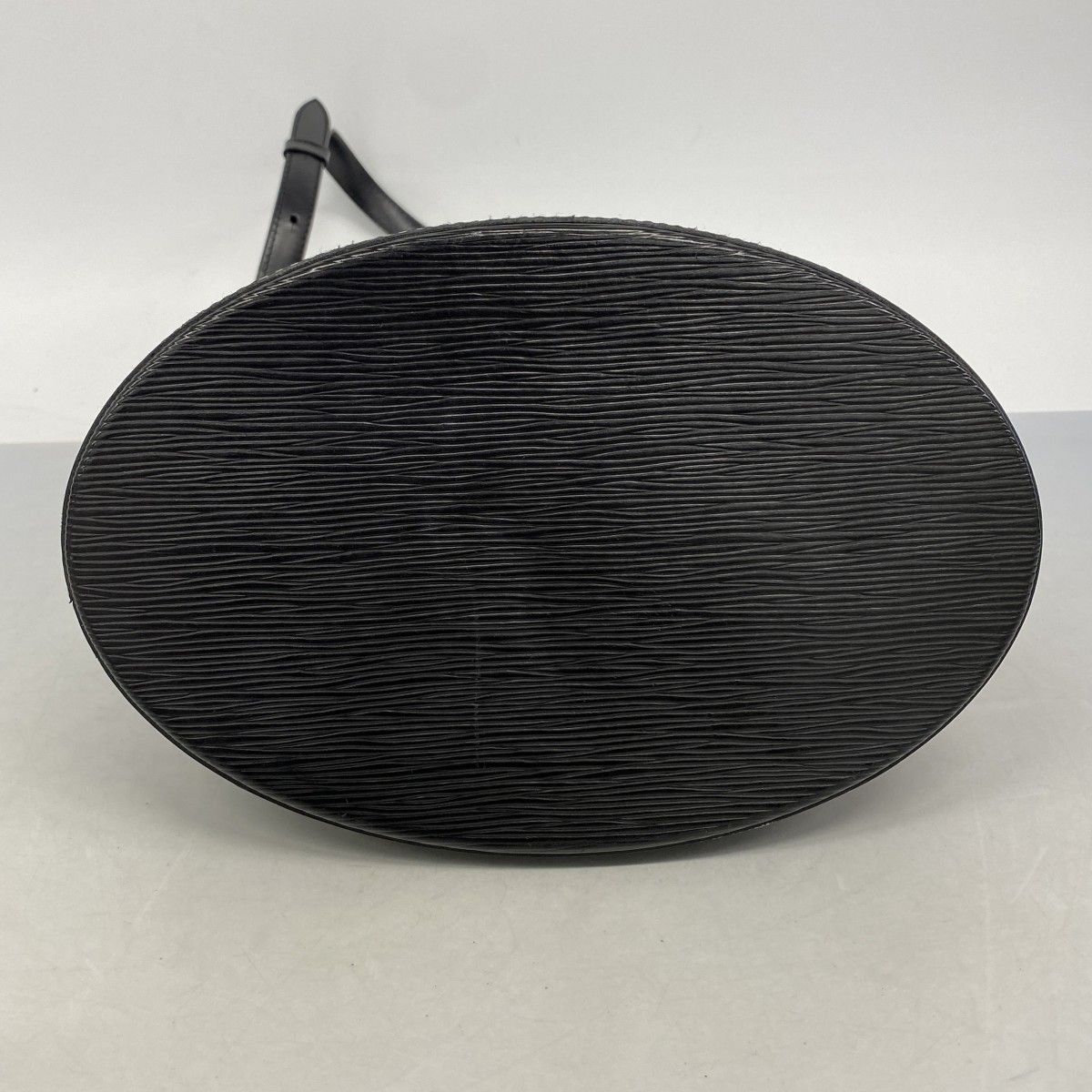Louis Vuitton Shoulder Bag Epi Cluny Noir — view 3