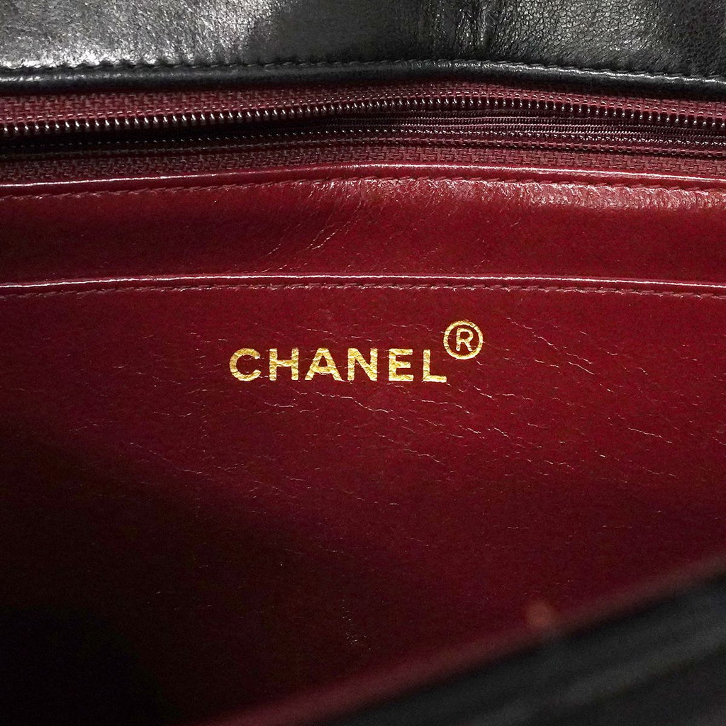 Chanel Shoulder Bag Diana Lambskin Black Gold — view 5