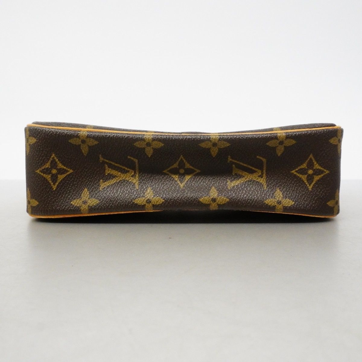 Louis Vuitton Shoulder Bag Monogram Pochette Cite Brown — view 3