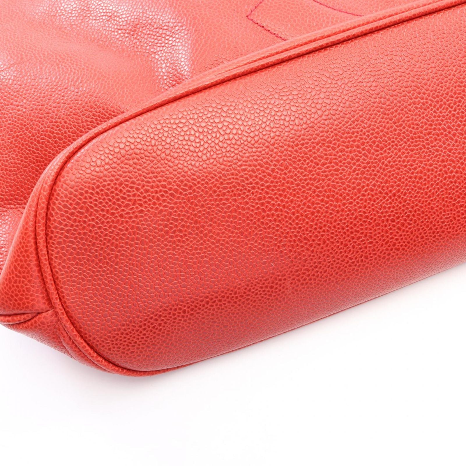 Chanel Tote Big CC Logo Red Caviar Leather Jumbo CC Coco Ball Chain — view 6