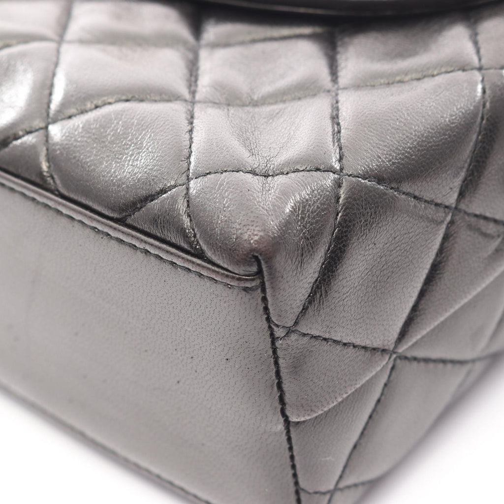Chanel Shoulder Bag Quilted Black Lambskin — view 8
