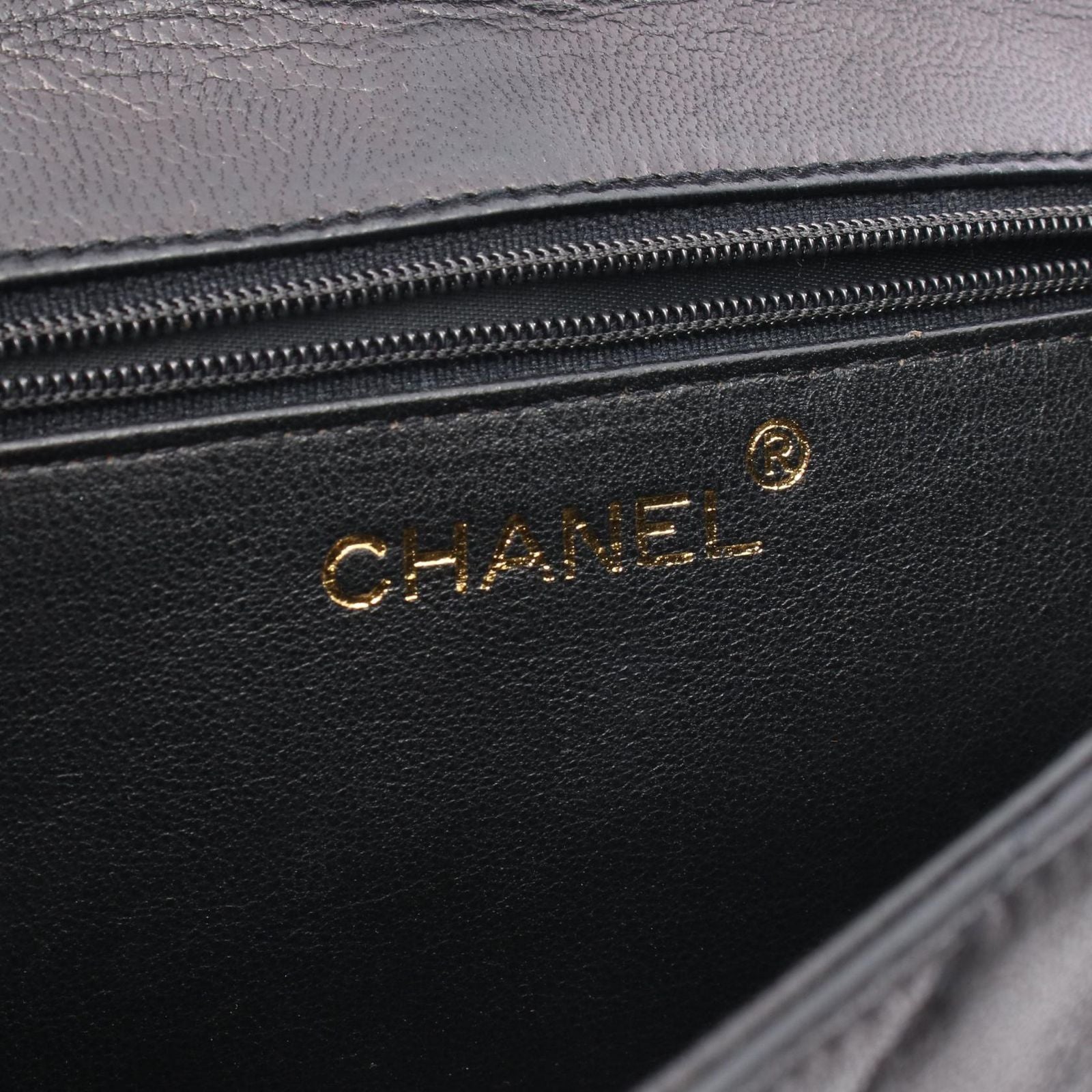 Chanel Handbag CC Logo Diamond Stitch Black Lambskin CC — view 4